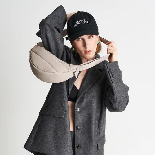 PUFFER MOON BAG SMALL scallop monochrome