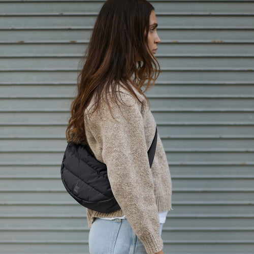 PUFFER MOON BAG SMALL - black monochrome
