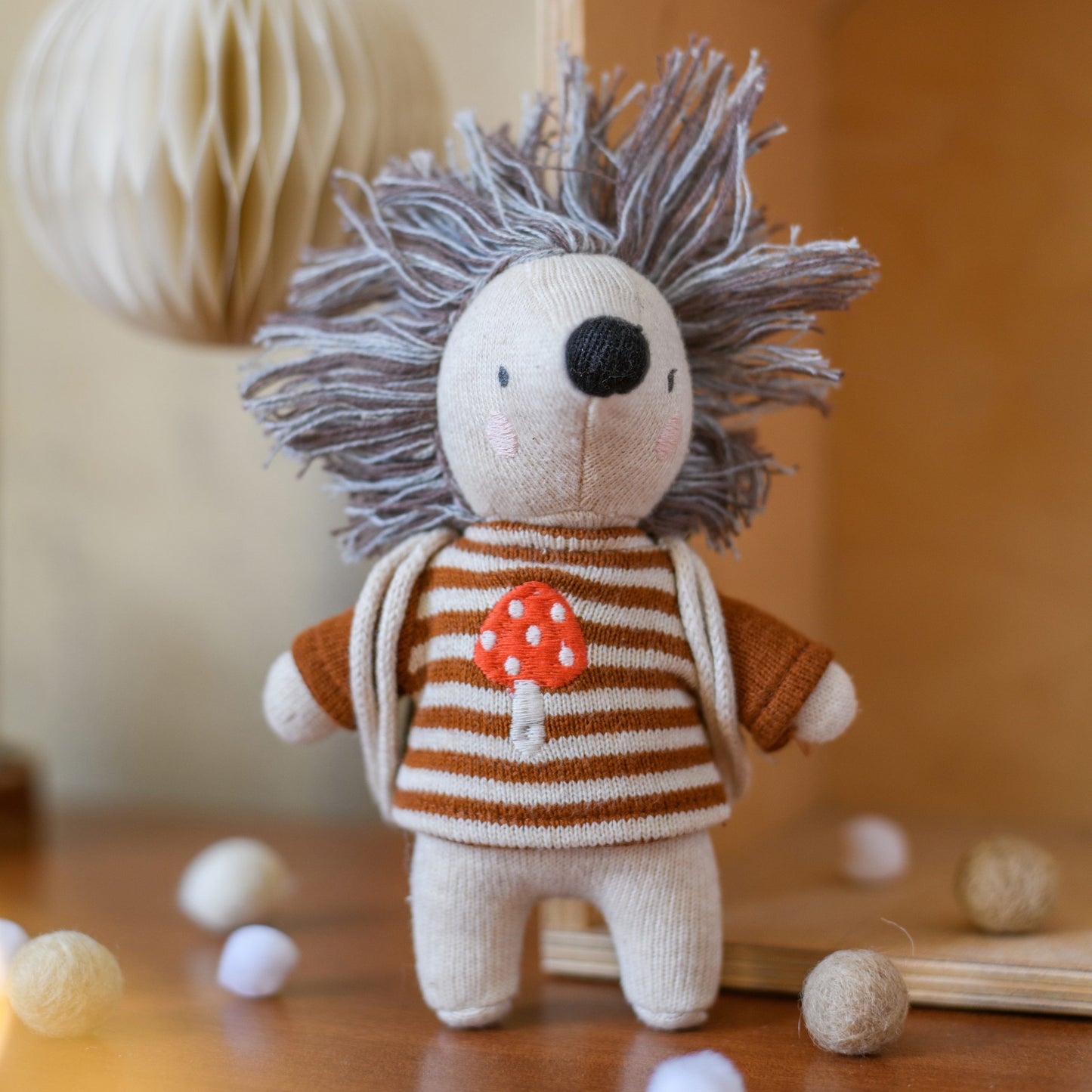 Mini-Kuscheltier Xmas Igel mit Ringelpulli und Rucksack, ca. 12cm