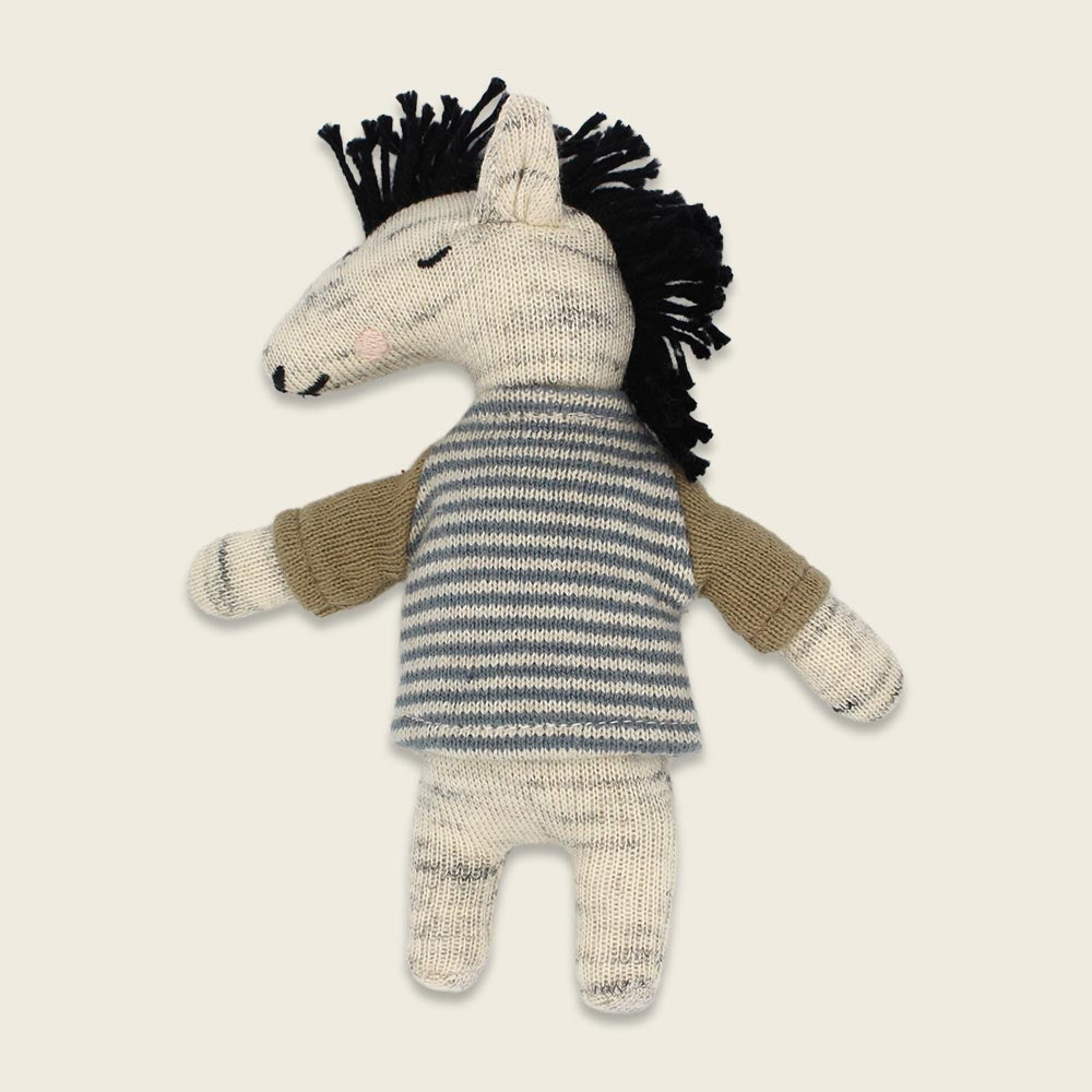 Mini-Kuscheltier Pferd mit hellblau gestreiftem Shirt