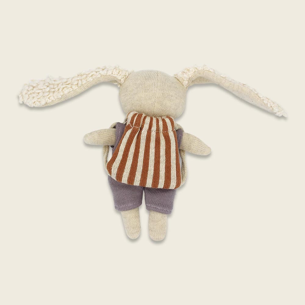 Mutmacher-Hase mit fliederfarbenem Anzug, 16cm (mit Rucksack)