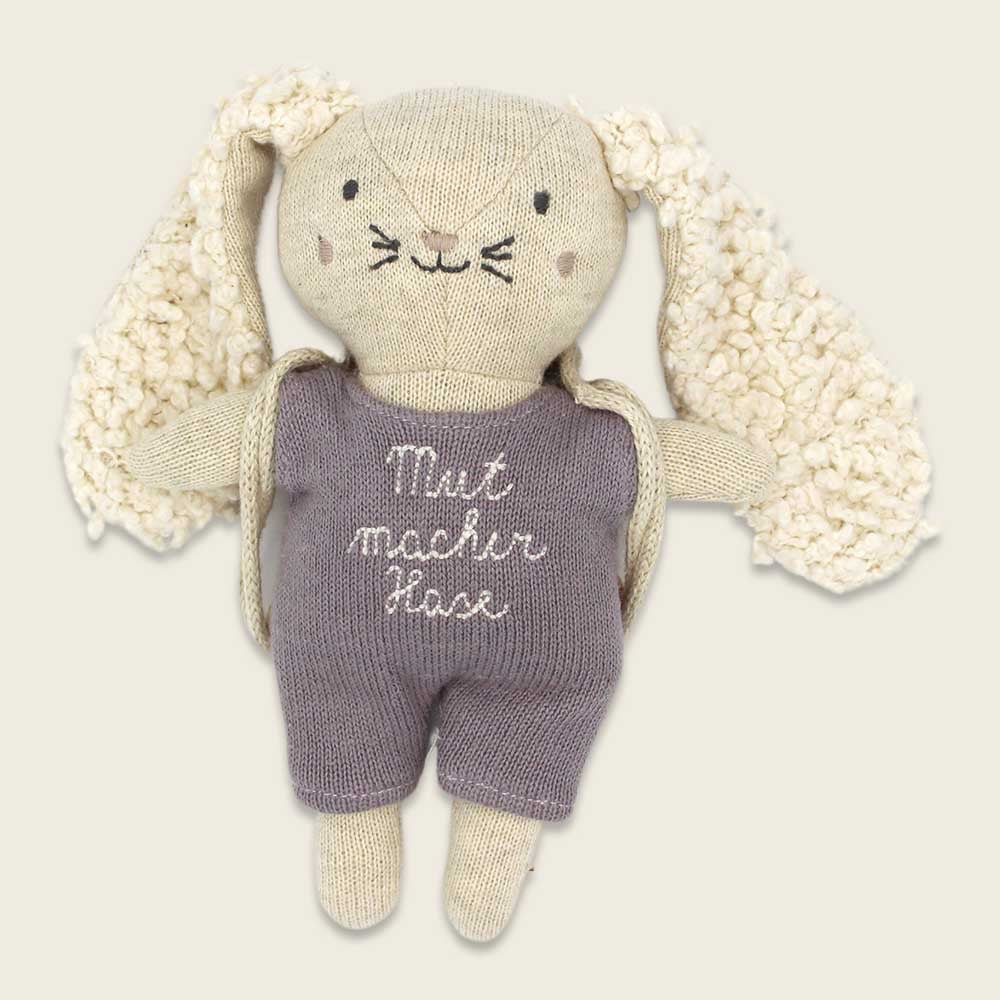 Mutmacher-Hase mit fliederfarbenem Anzug, 16cm (mit Rucksack)