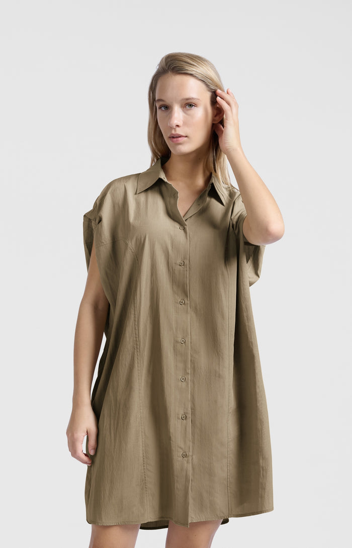 Ärmelloses Kleid mit Ziernähten