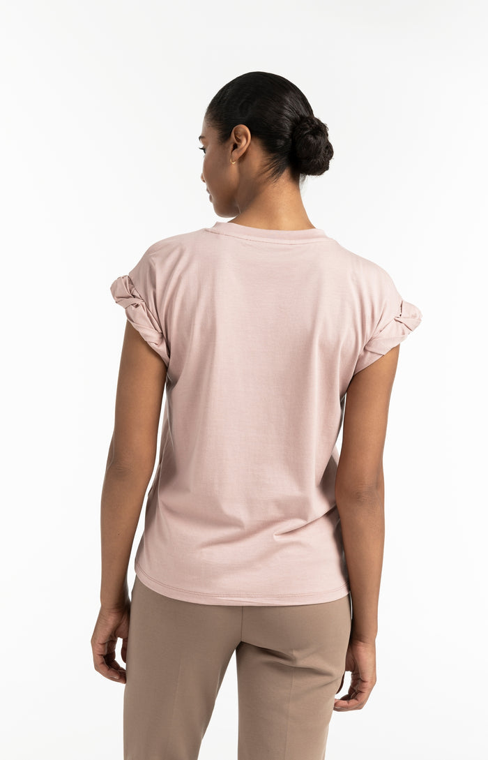 T-Shirt mit plissierten umgeschlagenen Ärmeln