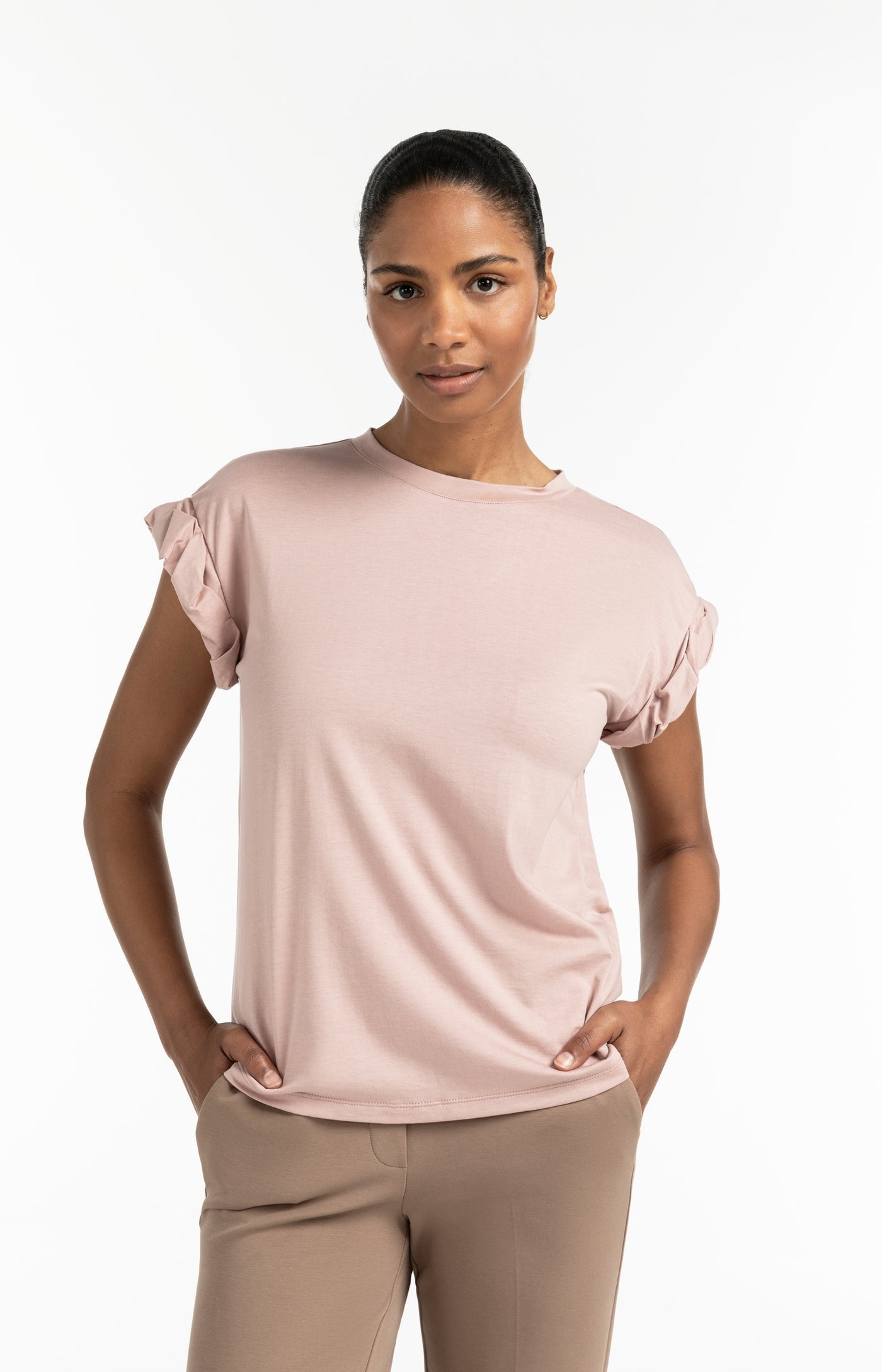 T-Shirt mit plissierten umgeschlagenen Ärmeln