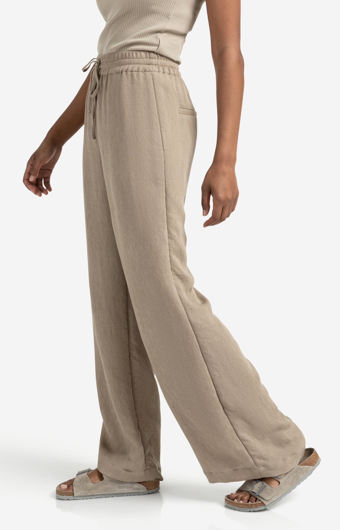 Gewebte Hose mit weitem Bein und elastischem Bund