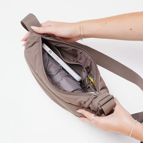 PUFFER MOON BAG SMALL oyster monochrome