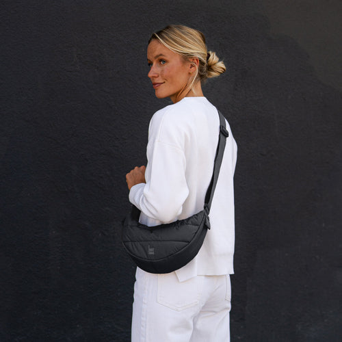 PUFFER MOON BAG SMALL monochrome black