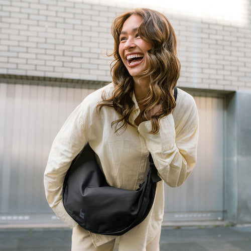 MOON BAG LARGE - black