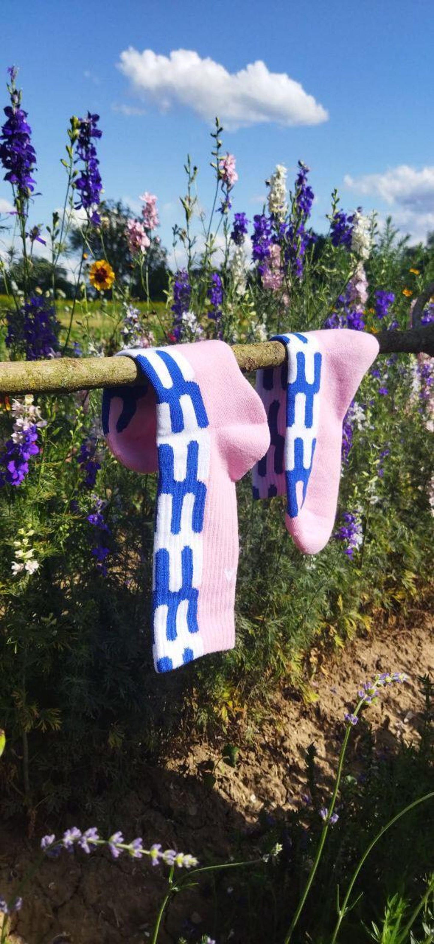 Grafische Tennissocken "High Five Pink"