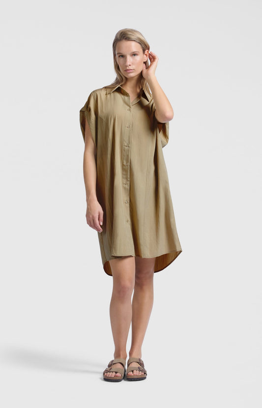 Ärmelloses Kleid mit Ziernähten