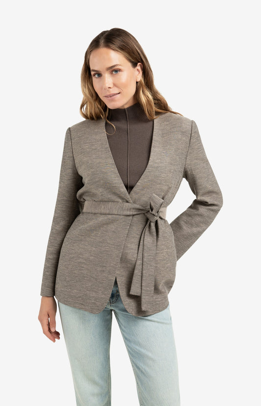 Gewebter kragenloser Blazer mit Gürtel