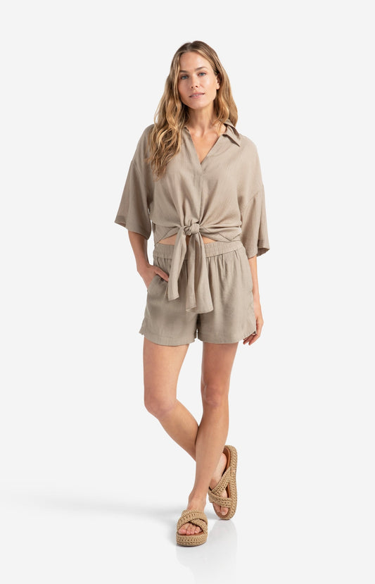 Gewebte strukturierte Shorts mit elastischem Bund - Beige